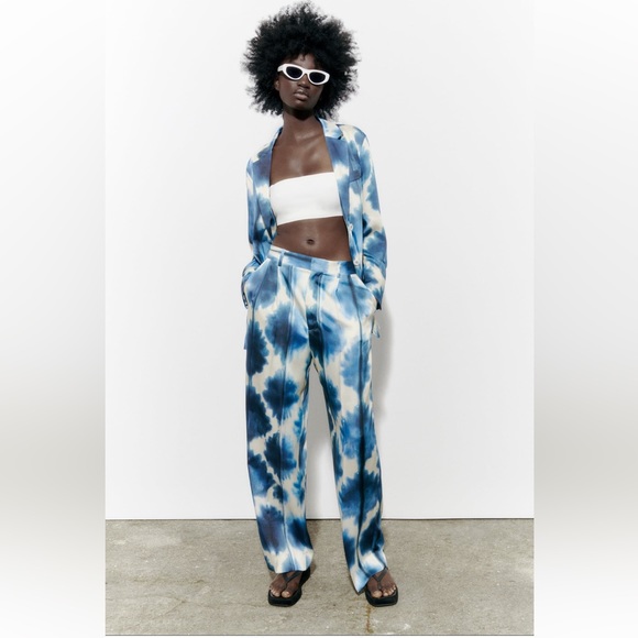 BNET ZARA 2 PCS SET SUIT SATIN EFFECT PRINTED PANTS AND BLAZER - Picture 2 of 13